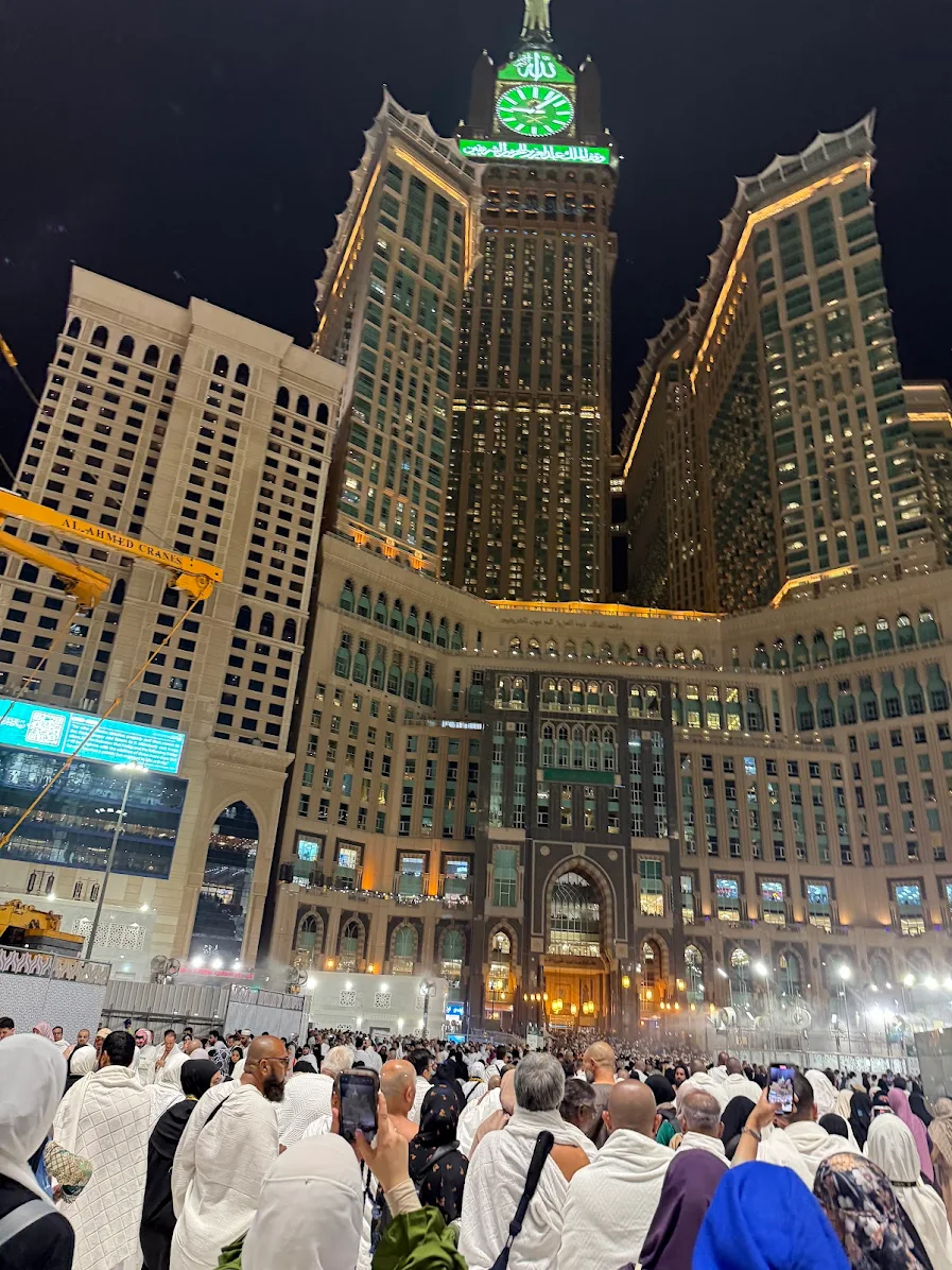 Comparaison entre la Omra petit pèlerinage et le Hajj grand pèlerinage à La Mecque